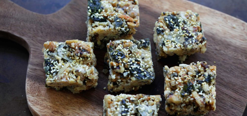 Walnut, Almond, and Seaweed Crisps Snack Bar